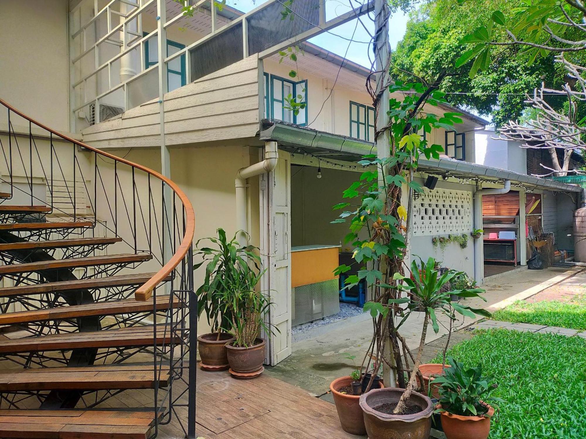 Baan Wangderm Hotel Bangkok Exterior photo